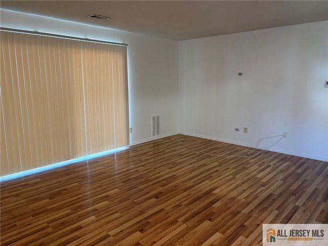 2513 Lighthouse Lane 2513, Sayreville, NJ 08859