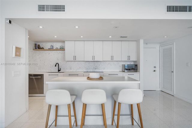 20 Island Ave 1401, Miami Beach, FL 33139