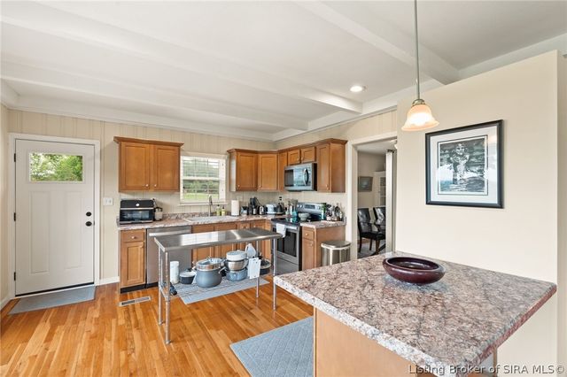1610 Crestview Drive, New Albany, IN 47150