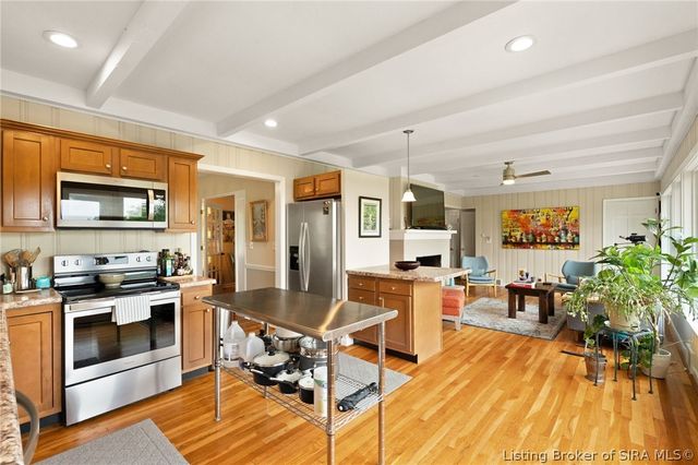1610 Crestview Drive, New Albany, IN 47150
