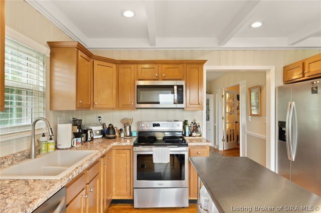 1610 Crestview Drive, New Albany, IN 47150