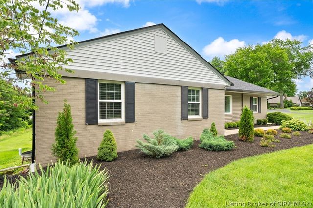 1610 Crestview Drive, New Albany, IN 47150