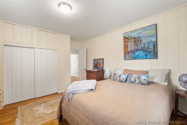 1610 Crestview Drive, New Albany, IN 47150