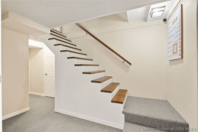 1610 Crestview Drive, New Albany, IN 47150
