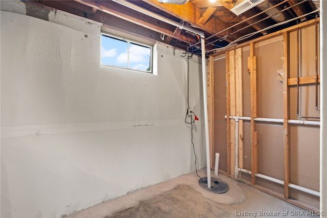 1610 Crestview Drive, New Albany, IN 47150