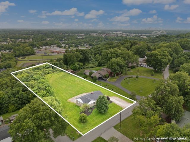 1610 Crestview Drive, New Albany, IN 47150