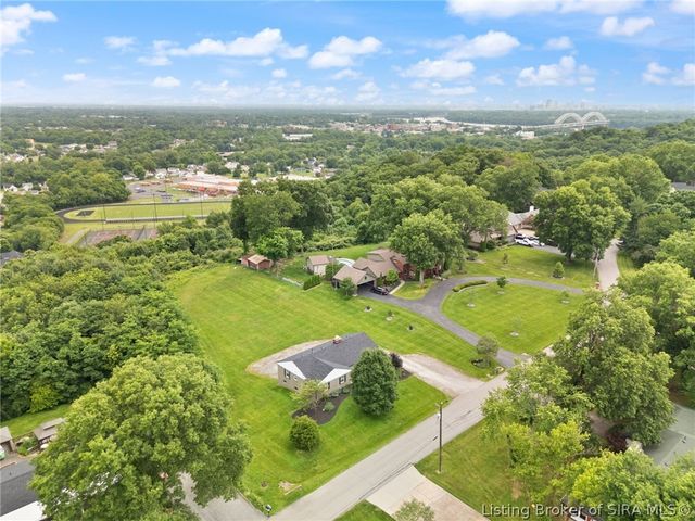 1610 Crestview Drive, New Albany, IN 47150