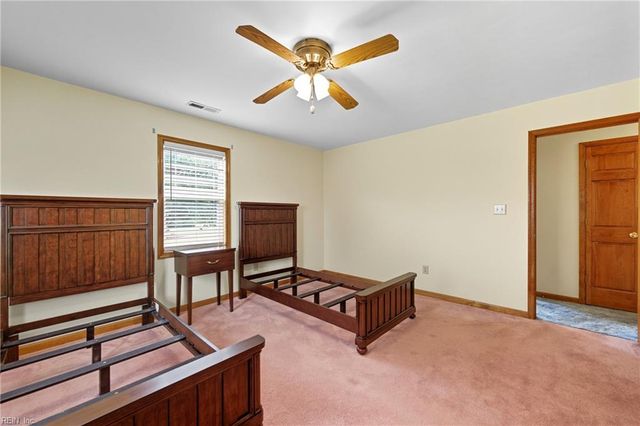 102 Wade AVE, Knotts Island, NC 27950