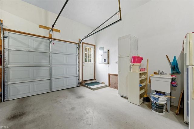 102 Wade AVE, Knotts Island, NC 27950