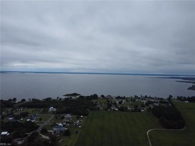 102 Wade AVE, Knotts Island, NC 27950