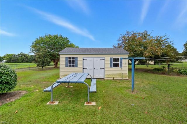 102 Wade AVE, Knotts Island, NC 27950