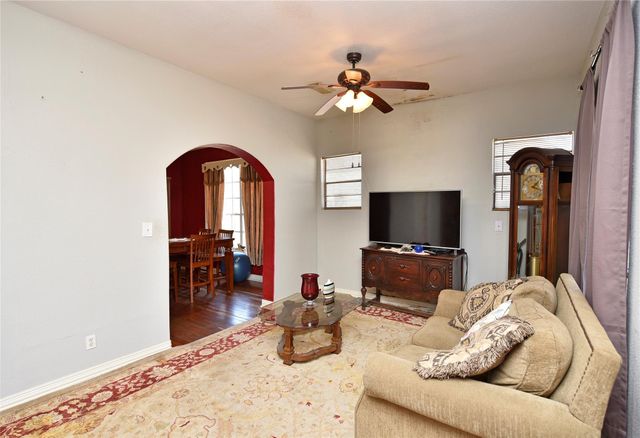 4104 Walker Street, Houston, TX 77023