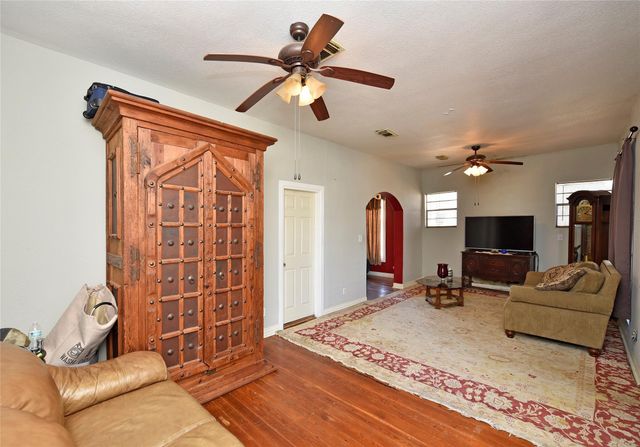 4104 Walker Street, Houston, TX 77023