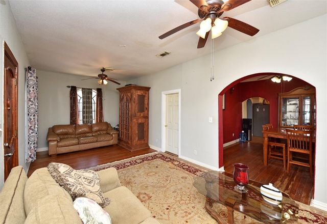 4104 Walker Street, Houston, TX 77023