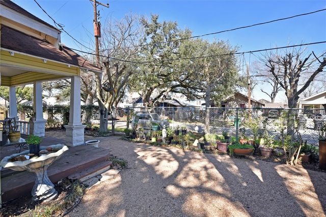 4104 Walker Street, Houston, TX 77023