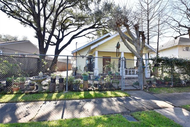 4104 Walker Street, Houston, TX 77023