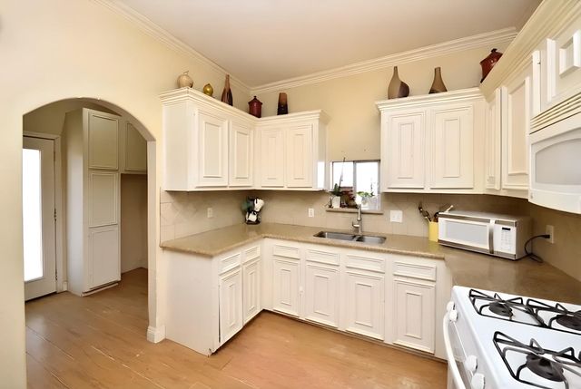 4104 Walker Street, Houston, TX 77023