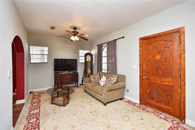 4104 Walker Street, Houston, TX 77023