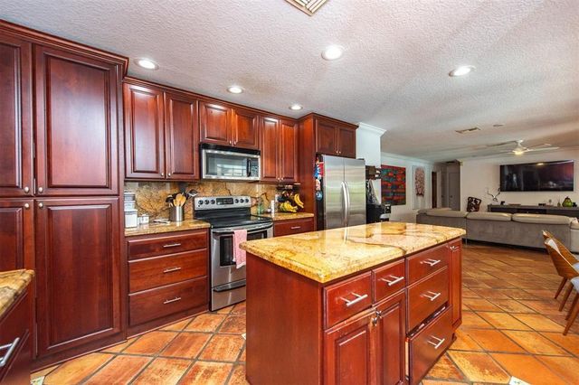 11650 SW 1st Street, Plantation, FL 33325