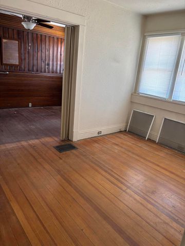 1928 Sunshine Terrace SE, Albuquerque, NM 87106