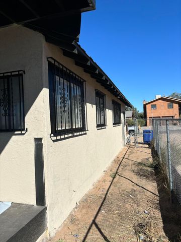 1928 Sunshine Terrace SE, Albuquerque, NM 87106