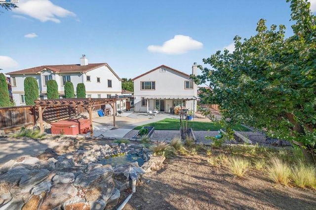 729 Copperfield Ct, Brentwood, CA 94513