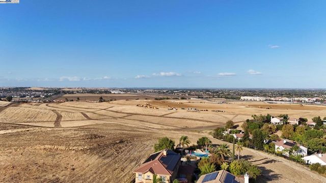 729 Copperfield Ct, Brentwood, CA 94513