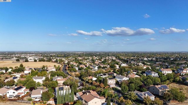 729 Copperfield Ct, Brentwood, CA 94513