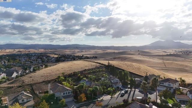 729 Copperfield Ct, Brentwood, CA 94513