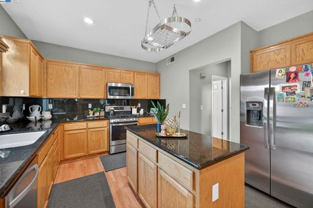 729 Copperfield Ct, Brentwood, CA 94513