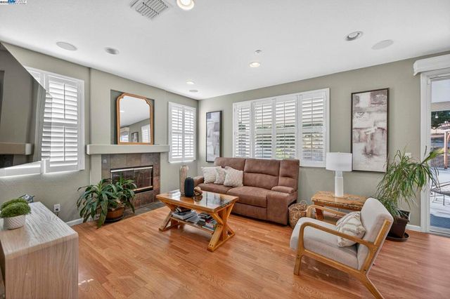 729 Copperfield Ct, Brentwood, CA 94513