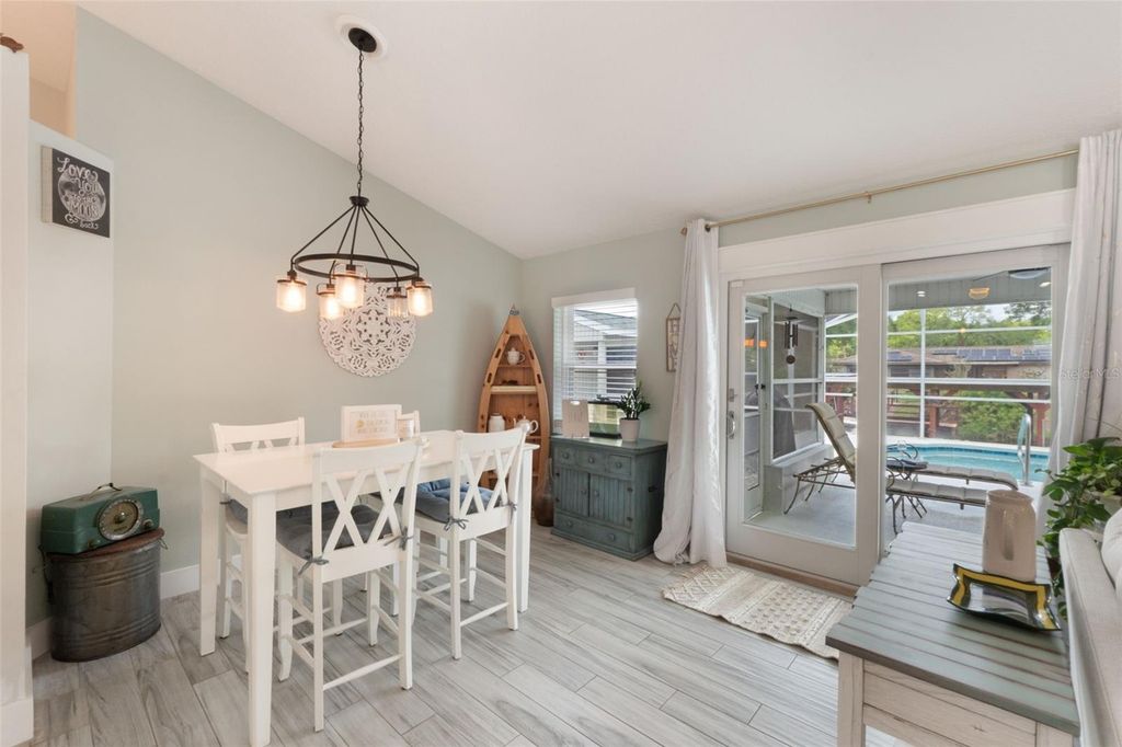 Image 16 of property listing at 12401 BLUE HERON WAY, Leesburg, FL 34788