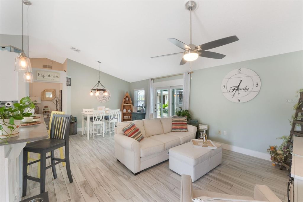 Image 17 of property listing at 12401 BLUE HERON WAY, Leesburg, FL 34788