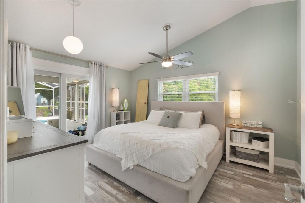 Image 18 of property listing at 12401 BLUE HERON WAY, Leesburg, FL 34788