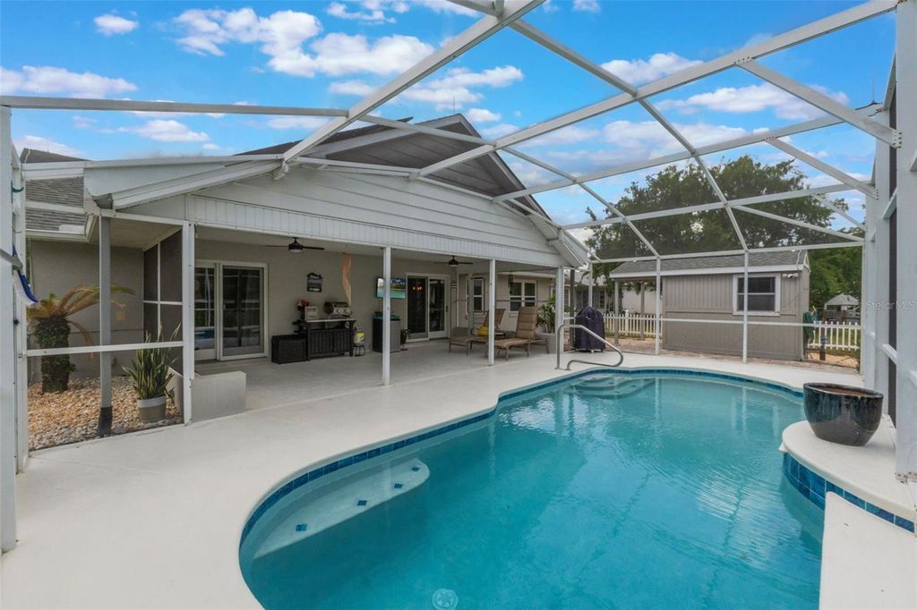 Image 6 of property listing at 12401 BLUE HERON WAY, Leesburg, FL 34788