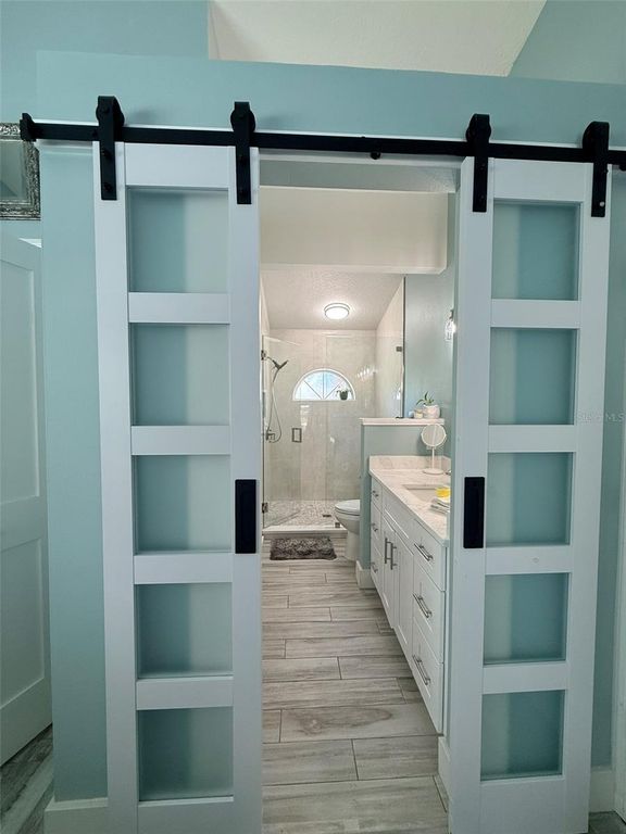 Image 8 of property listing at 12401 BLUE HERON WAY, Leesburg, FL 34788