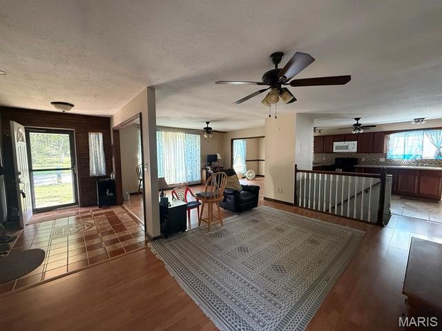 1033 Rutledge Drive, Belleville, IL 62221