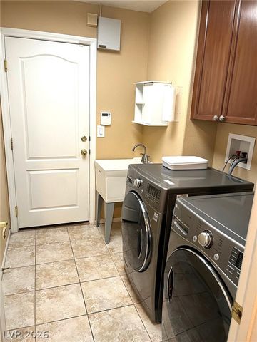 5520 Kings Row Court, Las Vegas, NV 89148