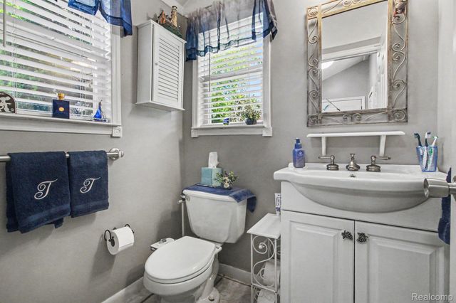 3124 Saint Jude Drive, Waterford Charter Township, MI 48329