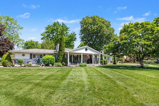 3124 Saint Jude Drive, Waterford Charter Township, MI 48329