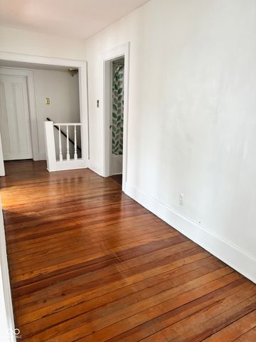 35 E King Street, Franklin, IN 46131