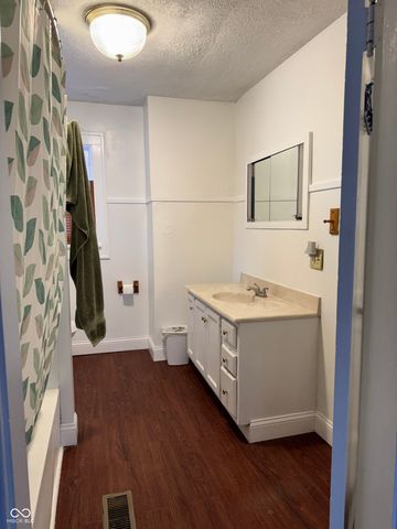 35 E King Street, Franklin, IN 46131