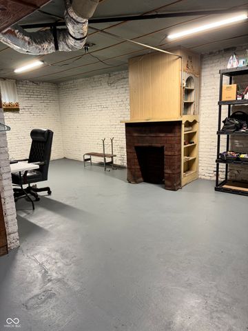 35 E King Street, Franklin, IN 46131