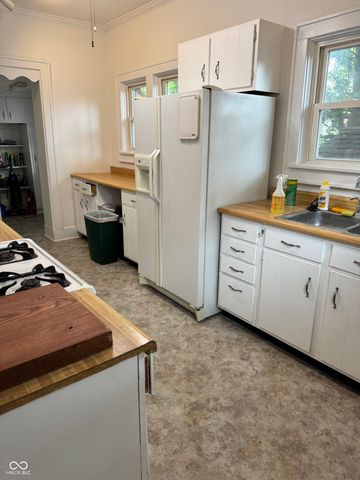 35 E King Street, Franklin, IN 46131