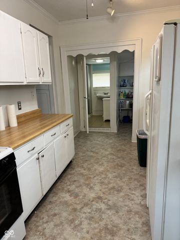 35 E King Street, Franklin, IN 46131