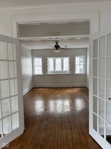 35 E King Street, Franklin, IN 46131
