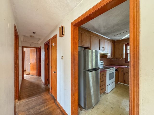 62 Carlisle St, Brockton, MA 02302