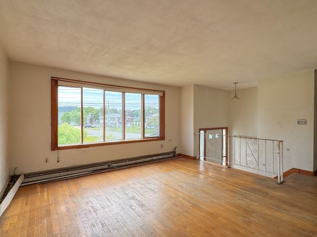 62 Carlisle St, Brockton, MA 02302