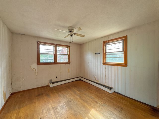 62 Carlisle St, Brockton, MA 02302