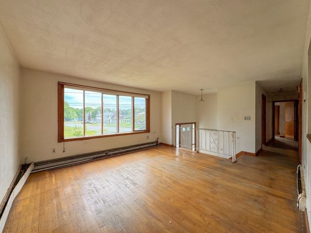 62 Carlisle St, Brockton, MA 02302